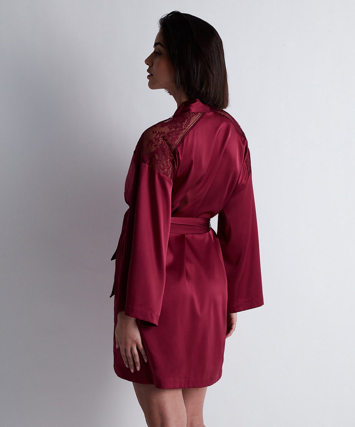 Aubade Midnight Whisper Silk Kimono Crimson