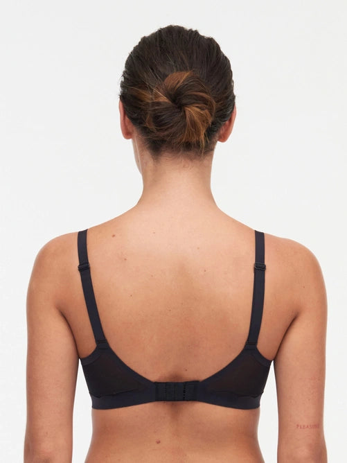 Chantelle Pure Light covering spacer bra Black