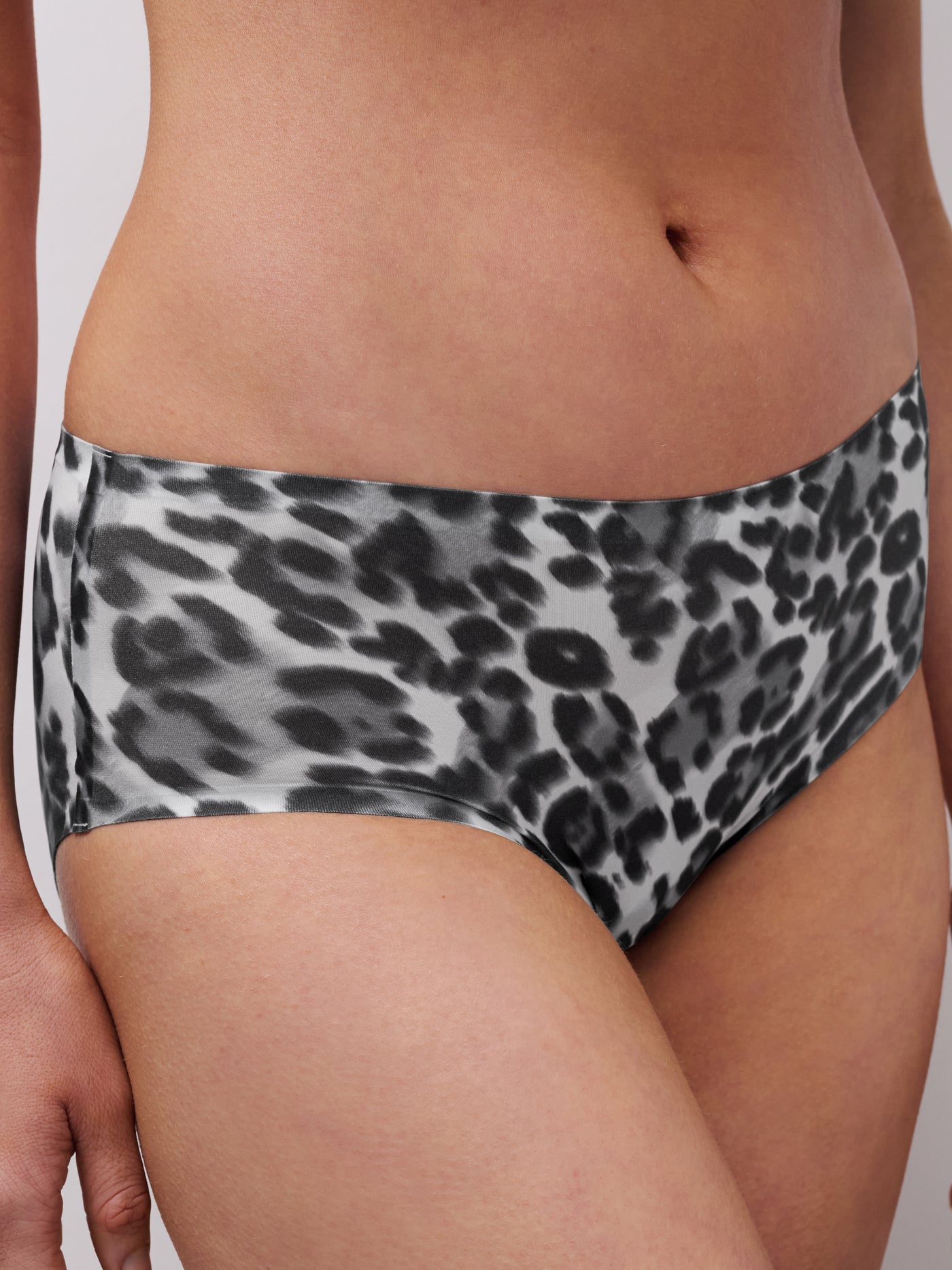 Chantelle Softstretch Hipster Grey Leopard