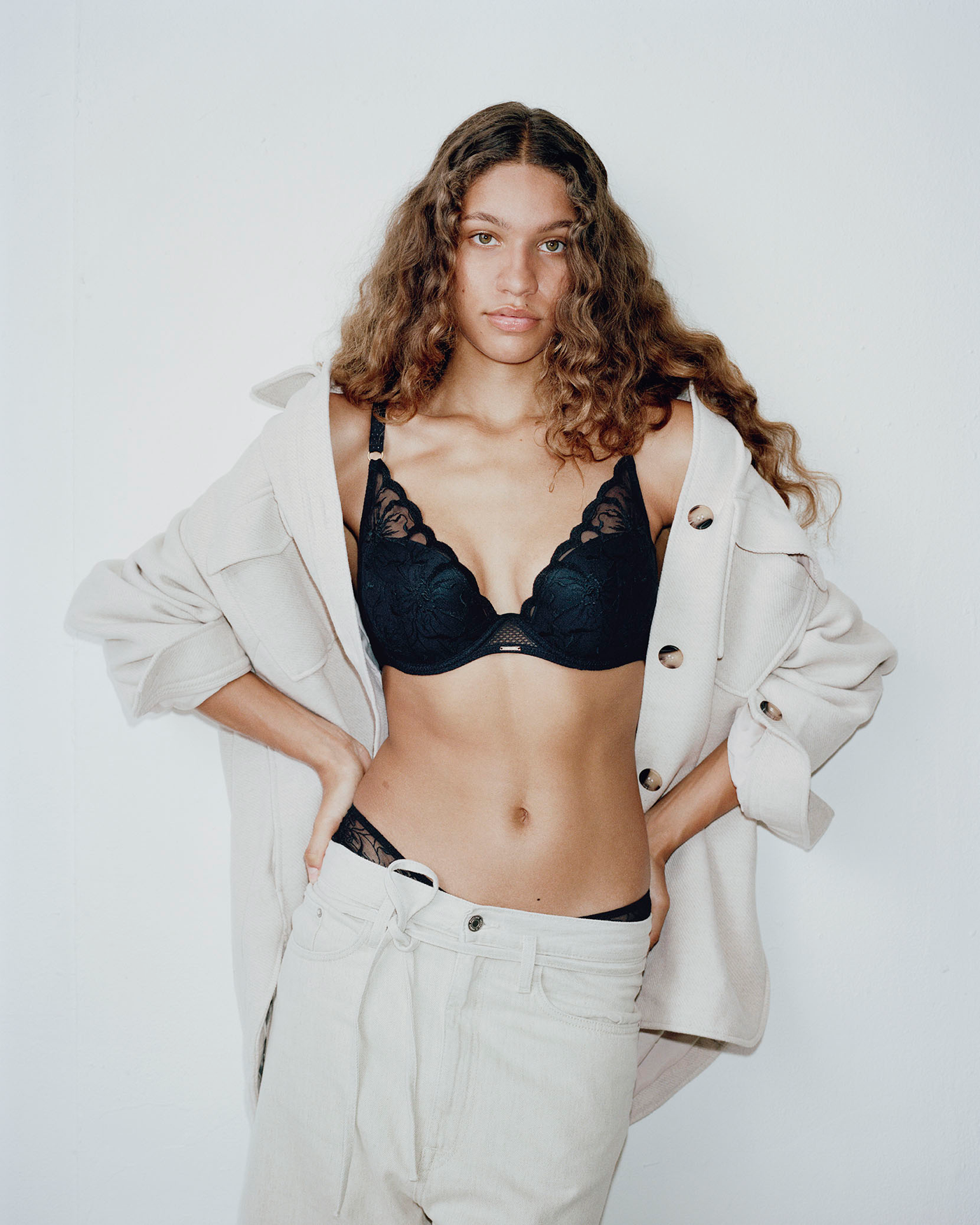 Chantelle Fleurs Plunge underwire bra Black