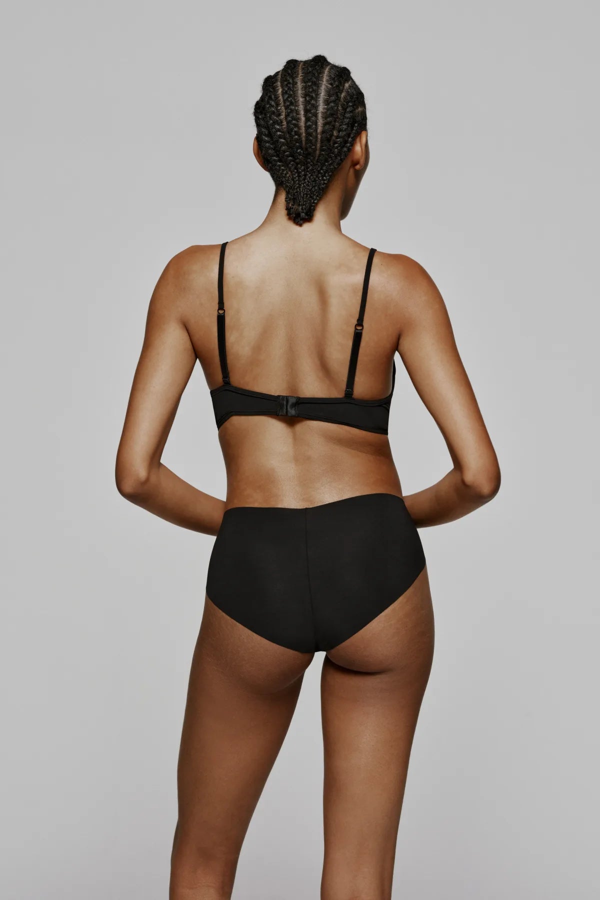 Sarda Tau Padded Plunge Bra Black