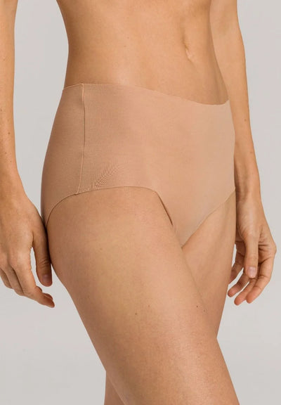 Hanro Invisible Cotton Full Brief Beige