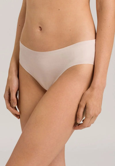 Hanro Invisible Cotton High Cut Brief Powder
