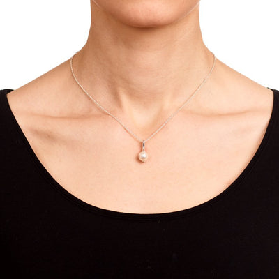 Carolina Gynning Sweetness Pearl halsband